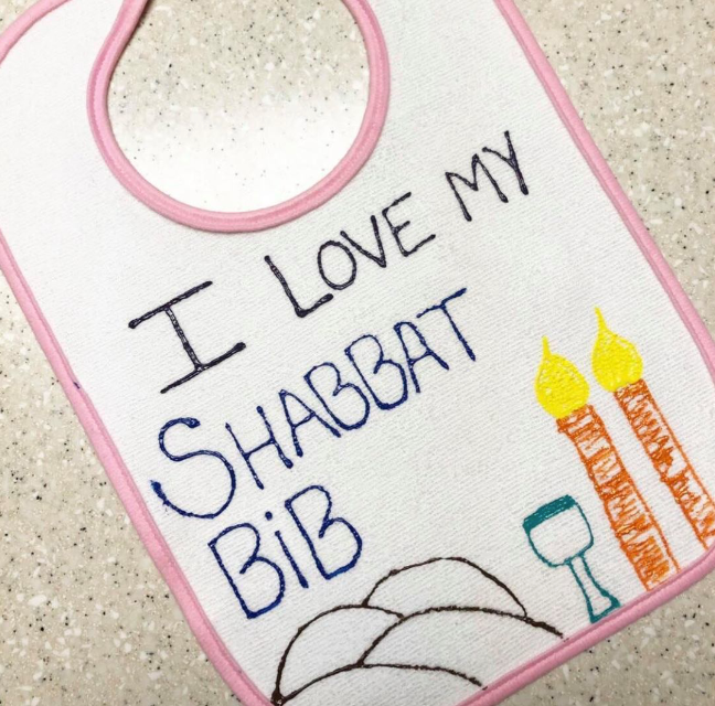 My Favorite Baby Shower Craft: Creative Bib Station
