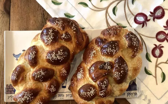 How to Make Challah for Shabbat Dinner